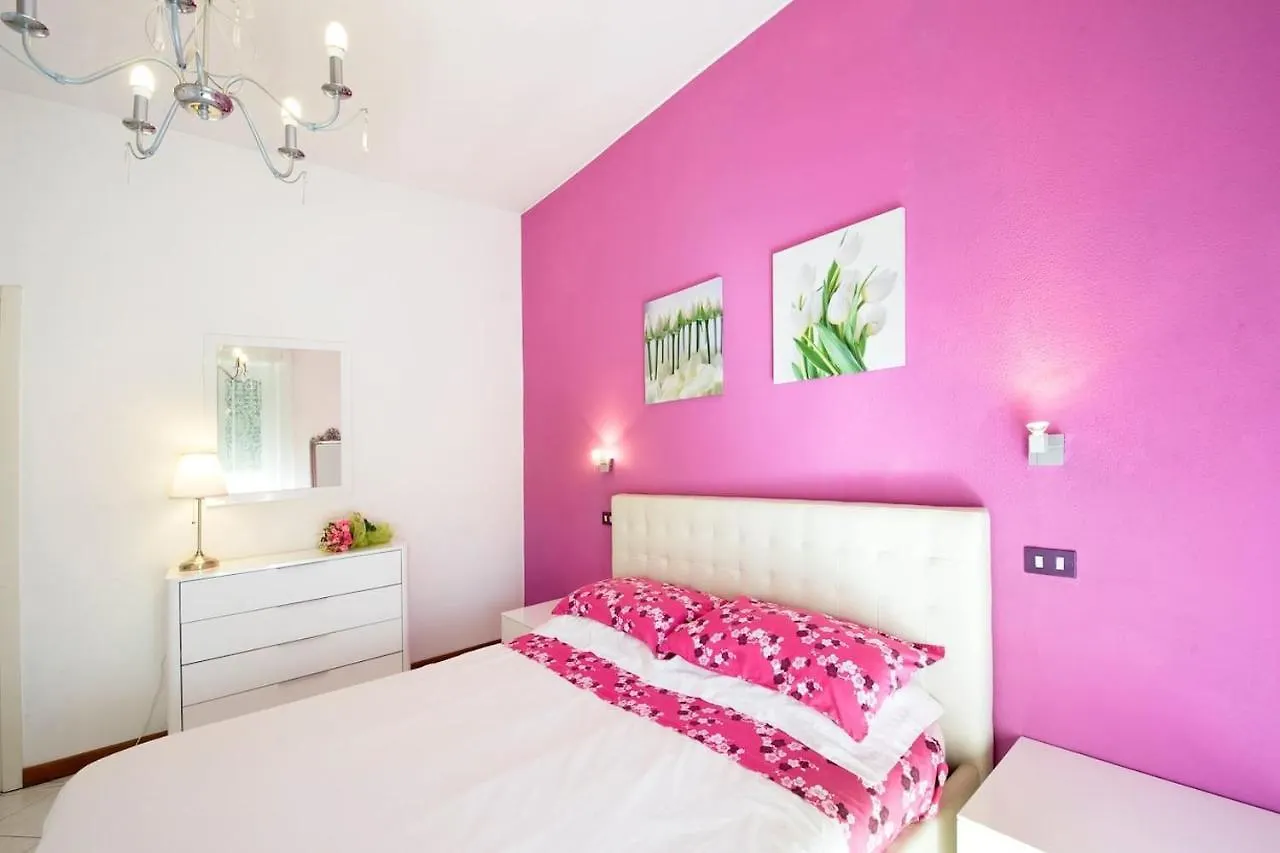 Stunning 1-Bed Apartment In Milano Italy