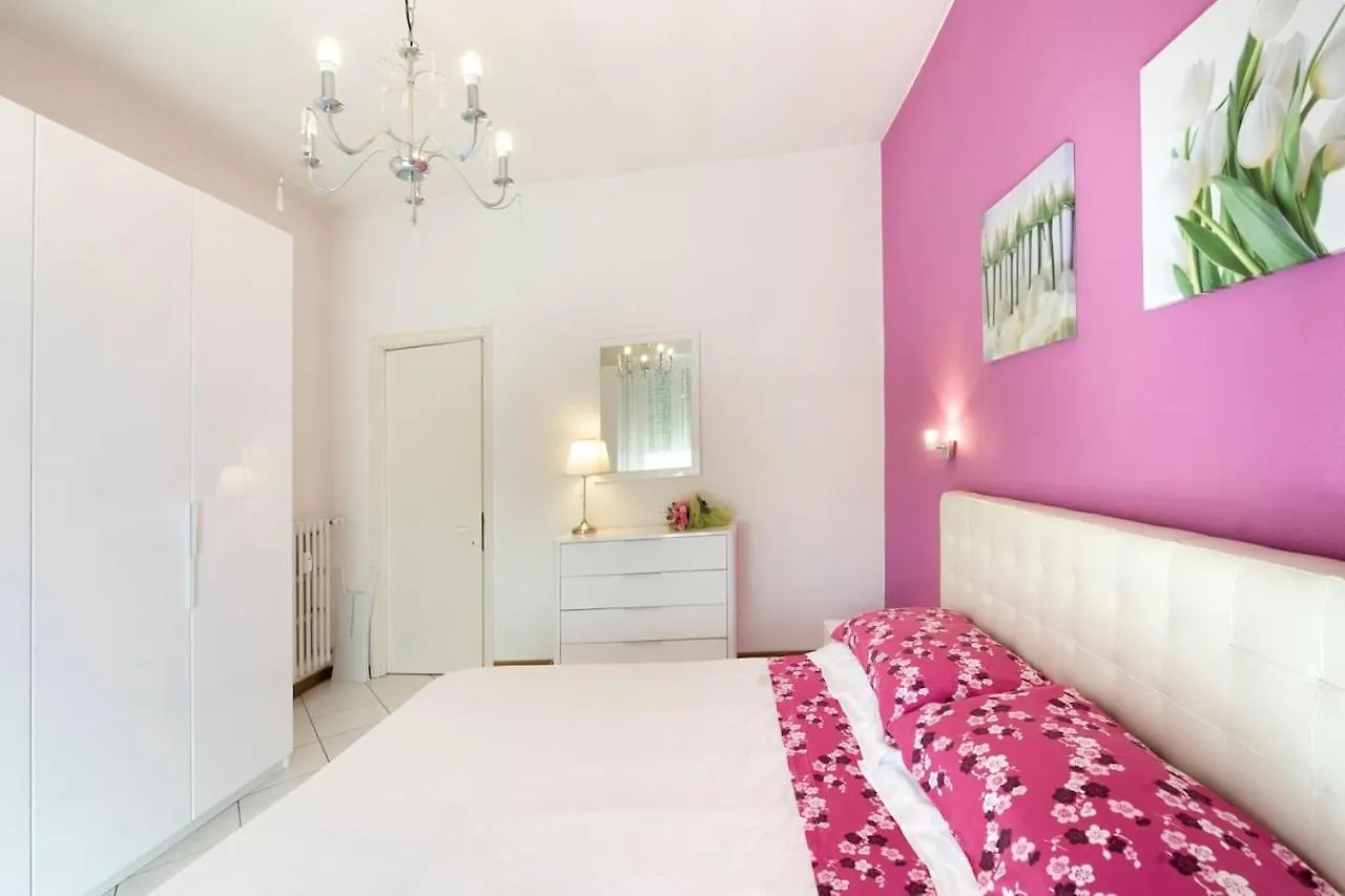 Stunning 1-Bed Apartment In Milano Italy